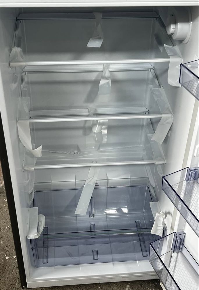 Продается свой холодильник Beko 240л / 145см как новый ! Гарантия!