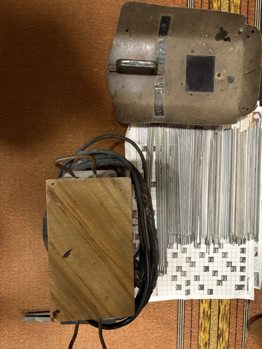 Продавам Електрожен, маска и електроди