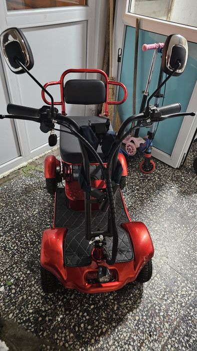 Carucior electric / scuter / scaun cu rotile persoane cu handicap