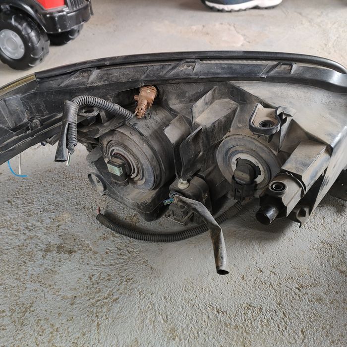 Фарове за Тойота Рав 4