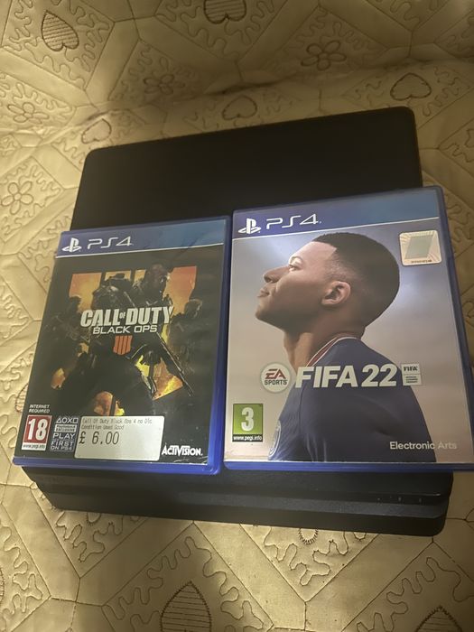 Vand ps4 slim un 1TB intreținut cu jocuri Fc25 Fc26 Fifa 22 gta 5
