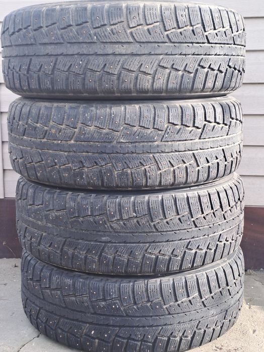Шины зимние шыпованые 225/65R17