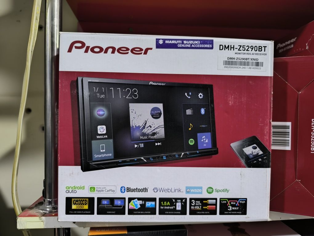 Pioneer монитор DMH-Z5290BT