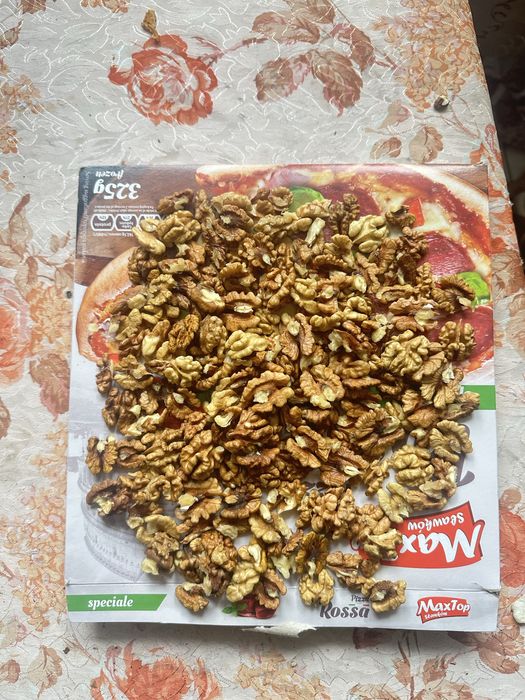 Miez de nuca albă preț bun