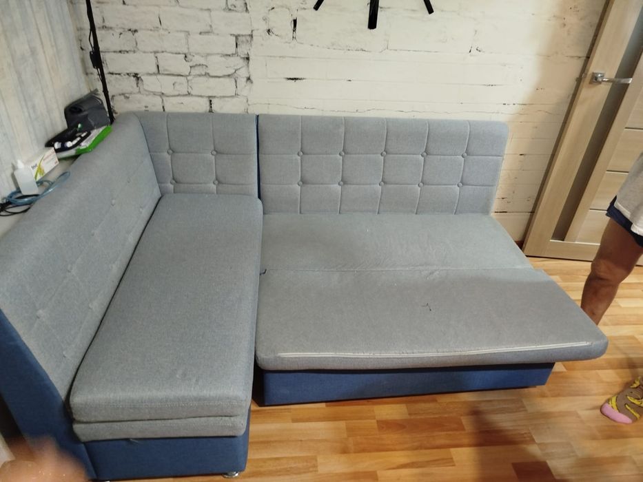 Продам диван угловой