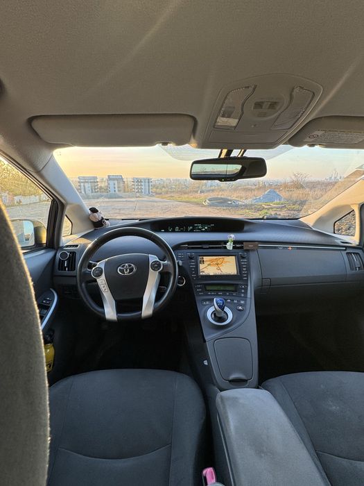 Toyota Prius 3  Hybrid+Benzina