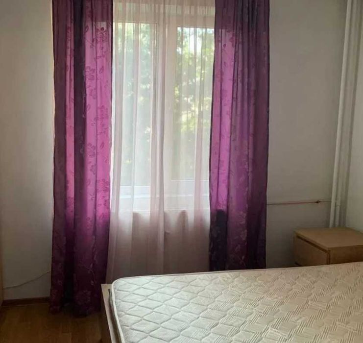 Дава се под наем Тристаен апартамент в Пловдив, Център - 80 кв.м за 249.9 € - Снимка #1