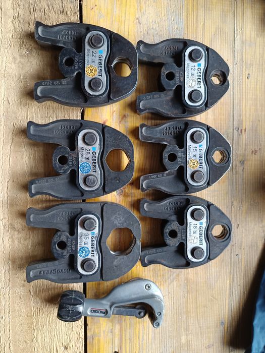 Geberit Set  Bacuri unelte de presarenpresa hidraulica