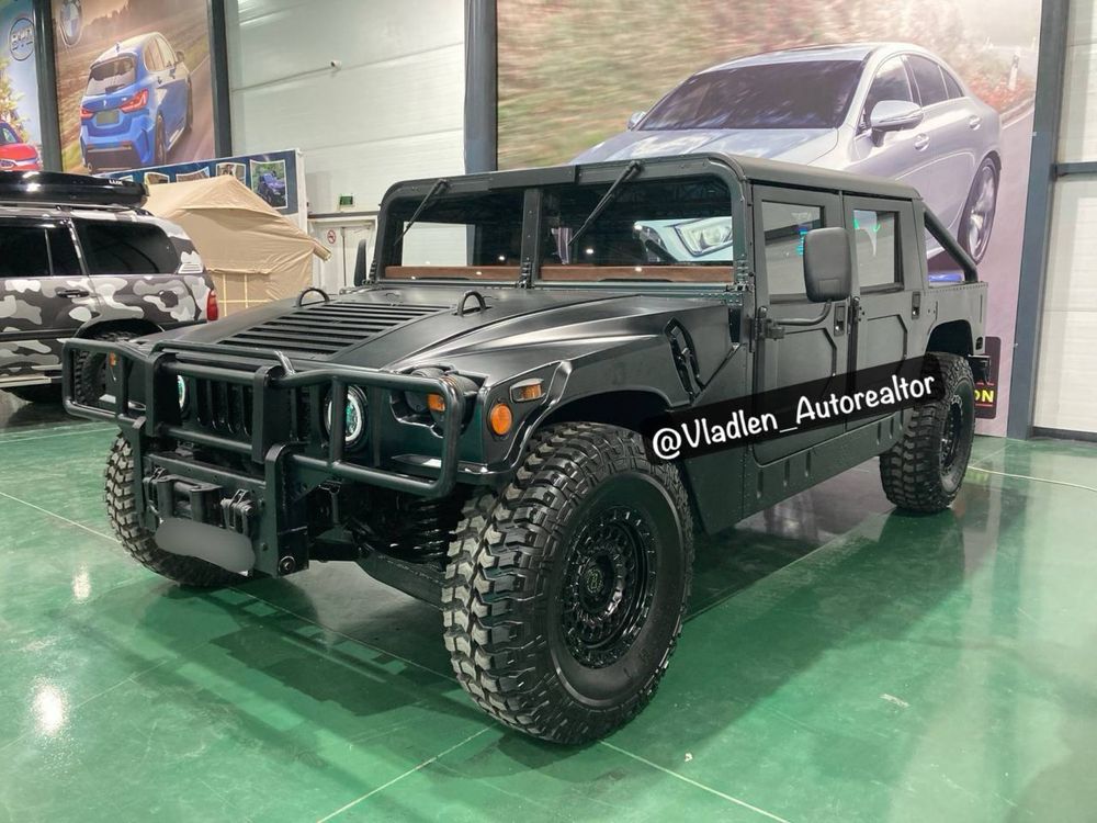 •Hummer H1 6.5L•