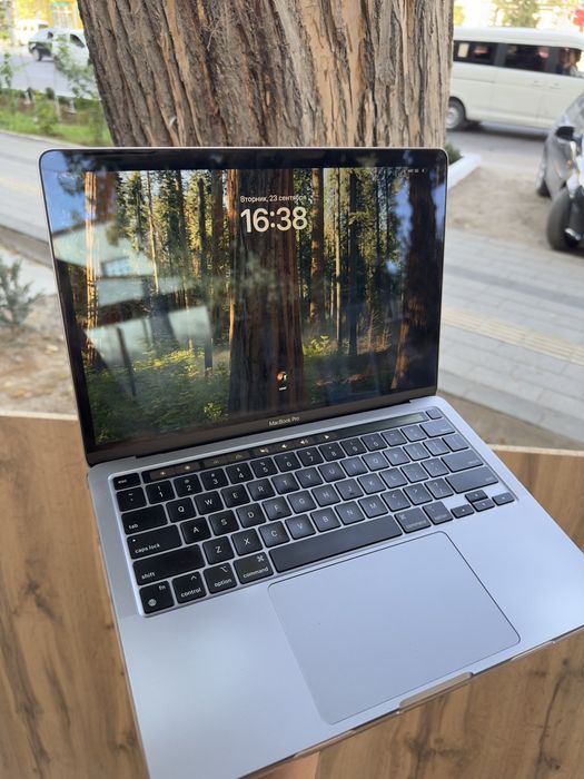 Macbook m2 pro 8/256 full komplekt