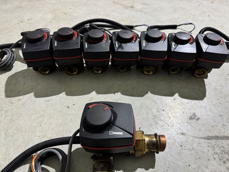 Vana cu trei căi ESBE cu servomotor 8 bucati