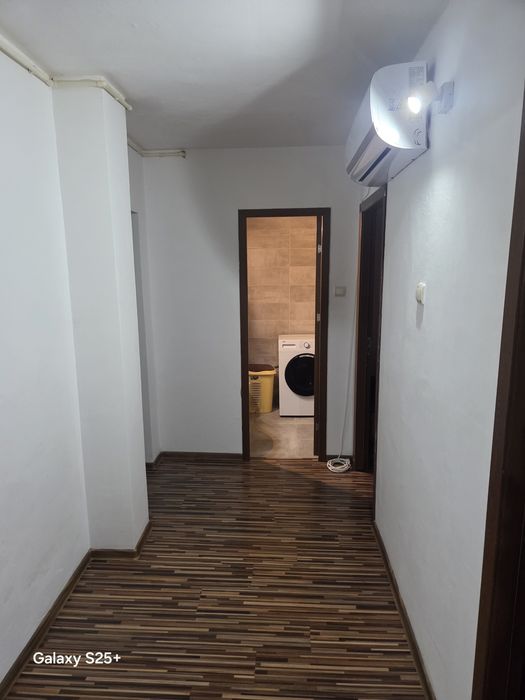 Închiriez, in regim hotelier, apartament cu  3 camere complet mobilat