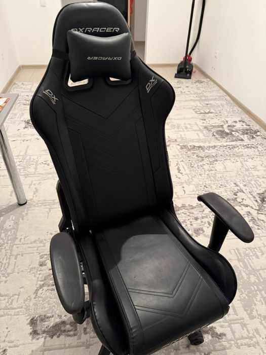 Продам игровое кресло Dxracer Prince