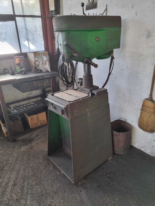 Vand masina de gaurit industriala cu coloana.