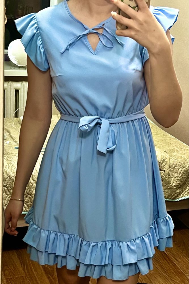 Голубое летнее платье