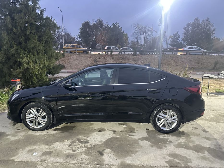 Hyundai Elantra 2020 yil