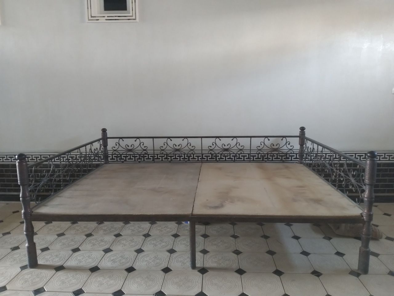 Karovat, temirlik