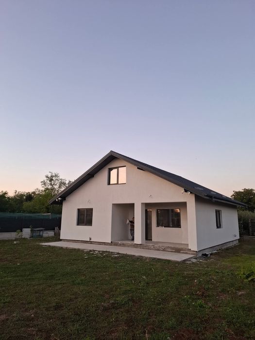 Casa de vanzare Opriseni