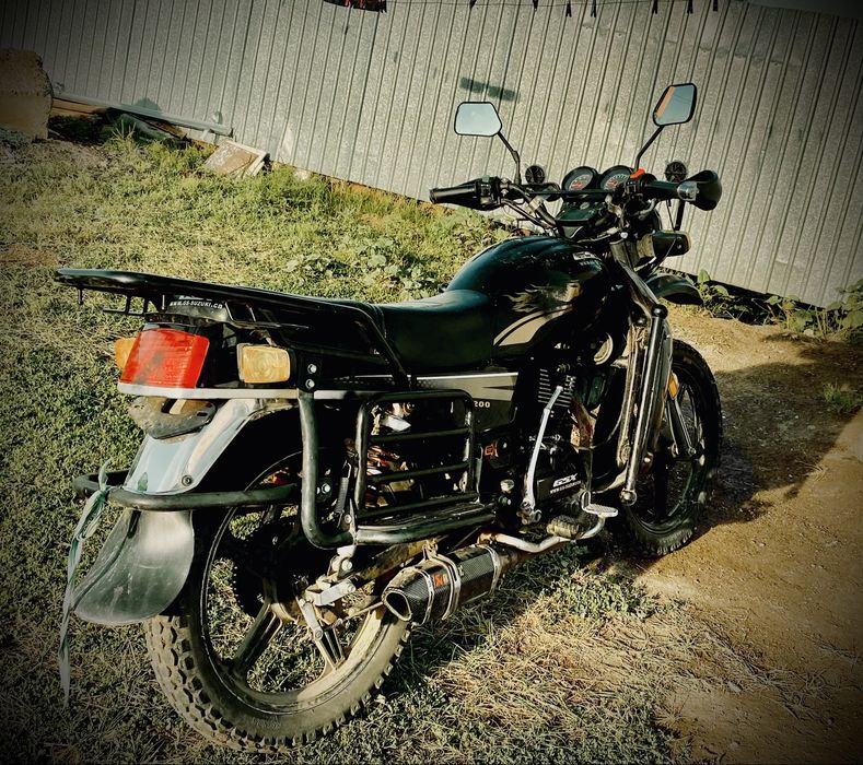 Продам мотоцикл GSX 200 cc