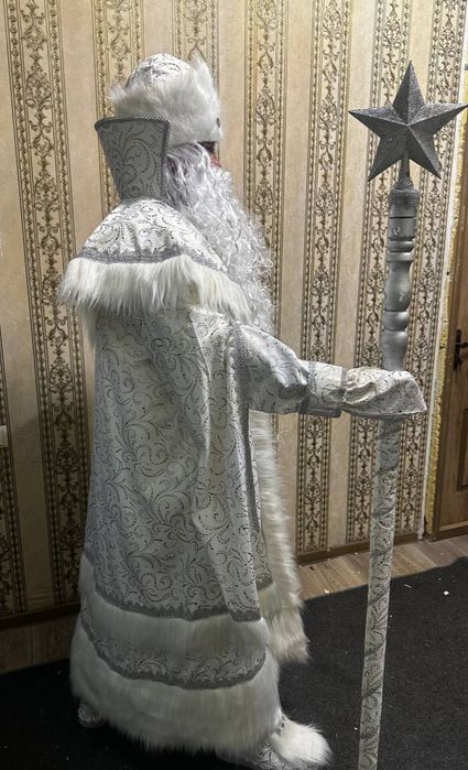 Продам новый костюм дед мороз и снегурочка qorbobo va qorqiz kiymi