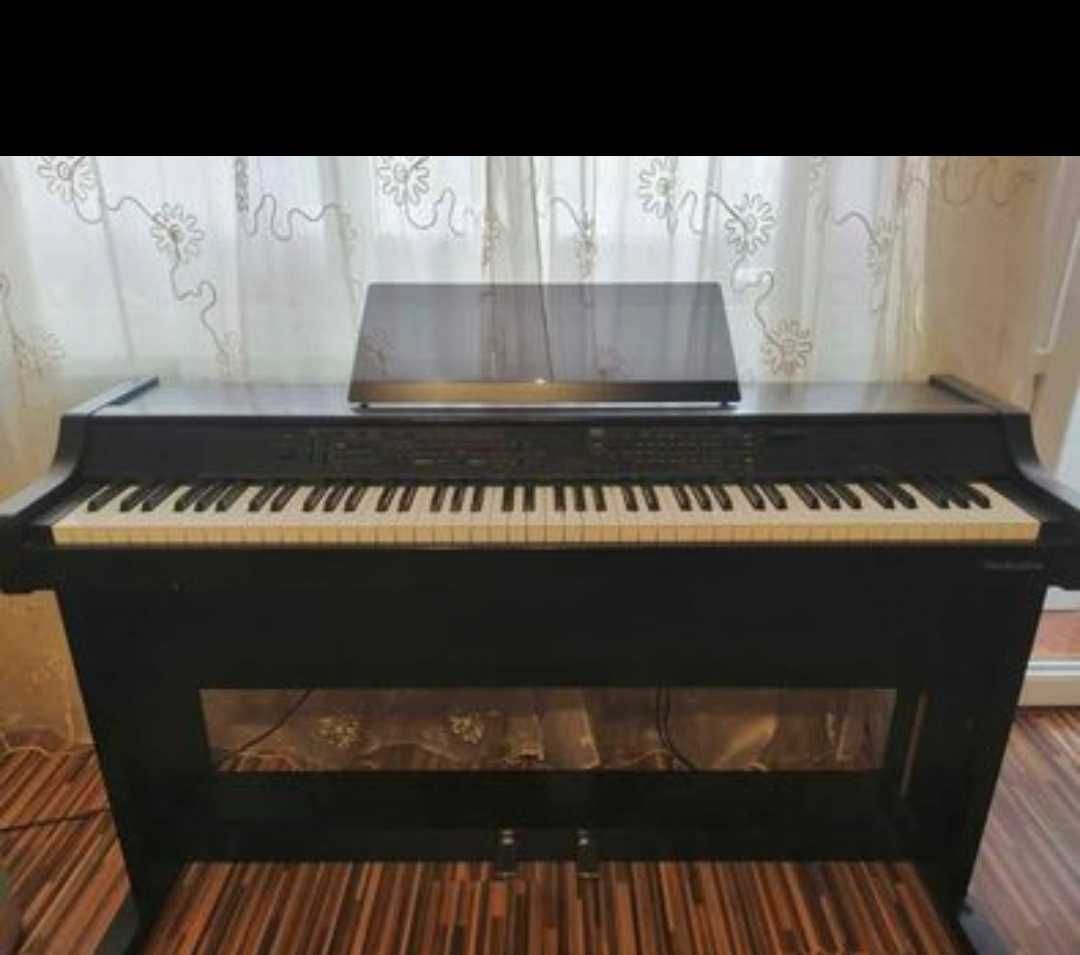 Продавам Пиано -