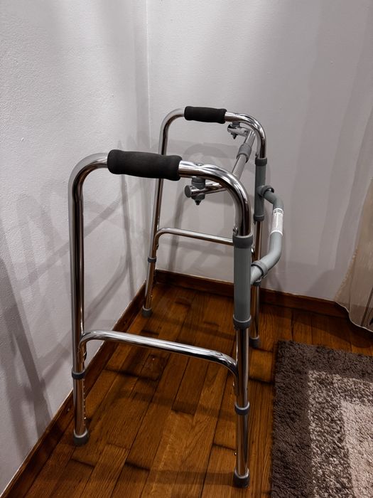 Cadru de mers pliabil + baston