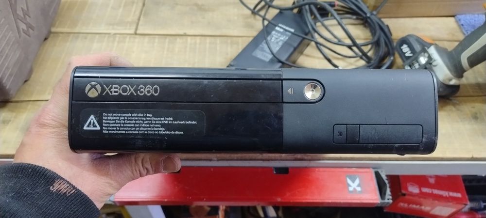 X Box 360 E console