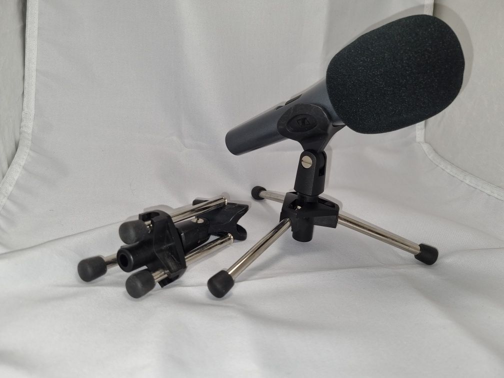Stativ pliabil de microfon pentru masa