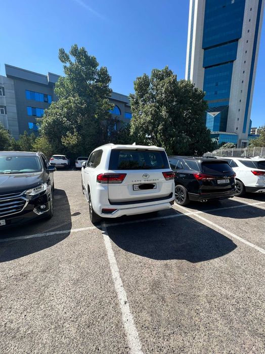 Land Cruiser 300 (3.5л Twin-Turbo 2023г.)