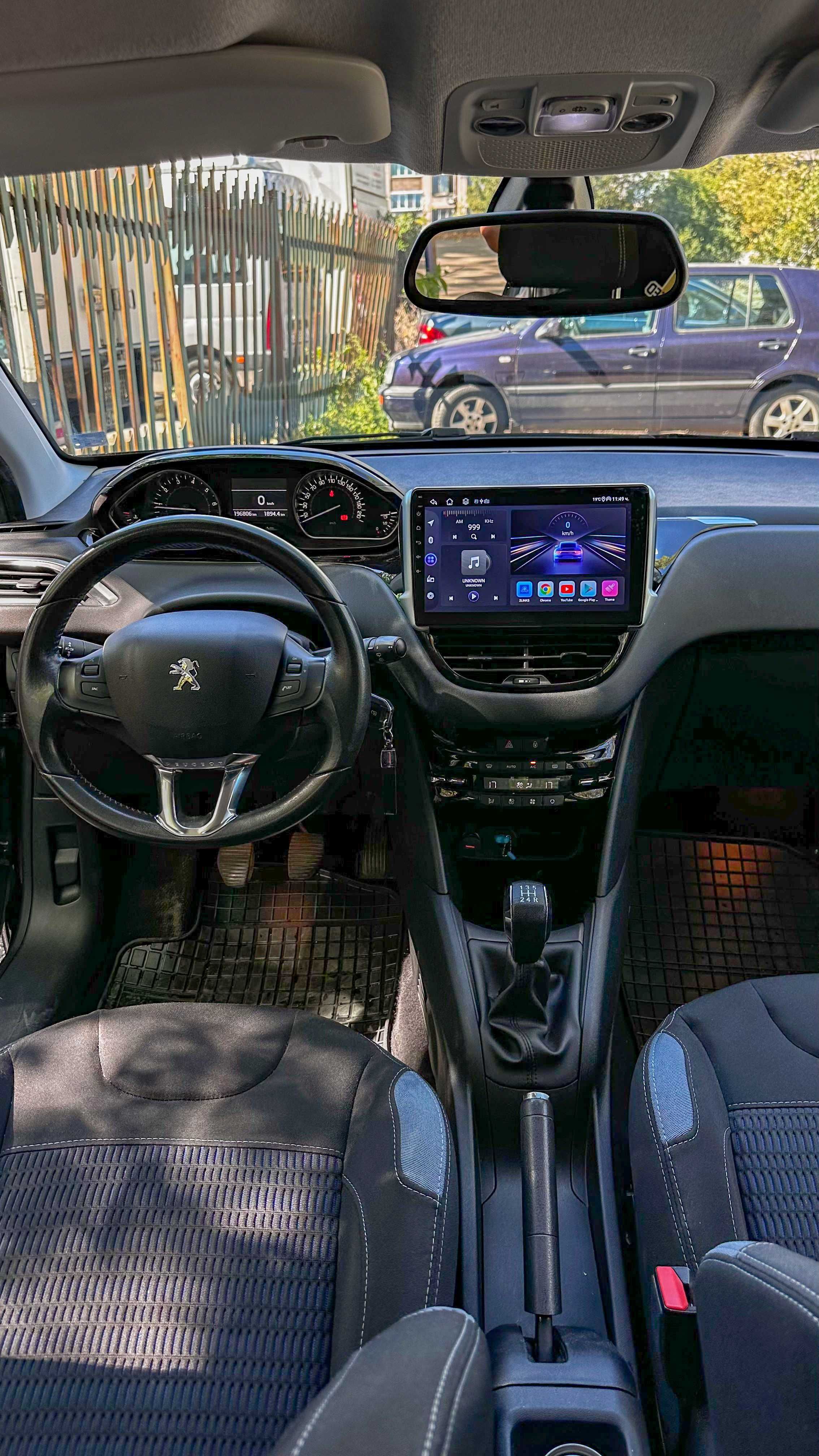 Peugeot 208 1.6 vti сервизна история, отлично състояние 2014