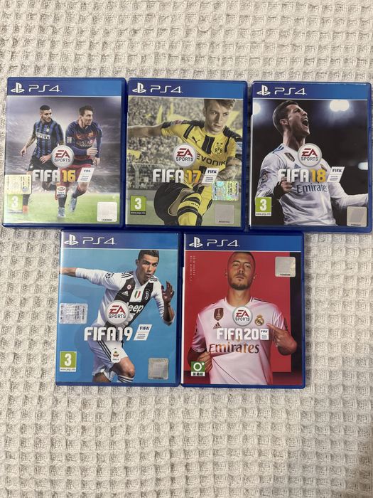 Колекция FIFA 16-20 за PS4 отлично състояние, оригинални кутии и книжк
