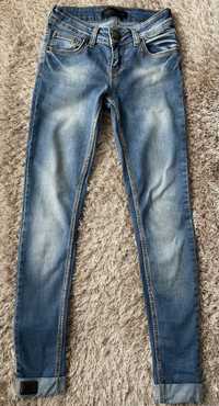 Дънки, Armani Jeans