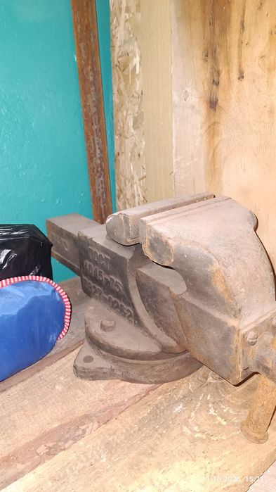 Продам тисы, тиски советские