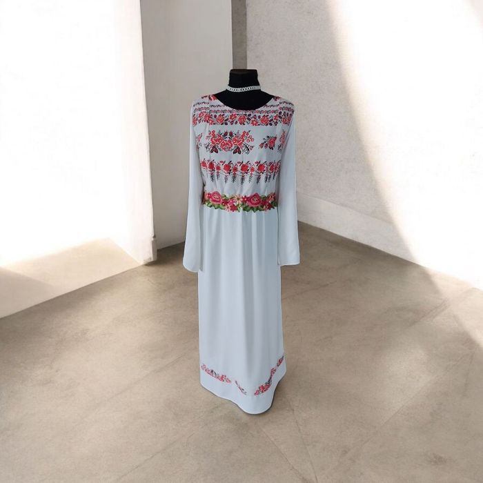 Rochie cu decor tradițional