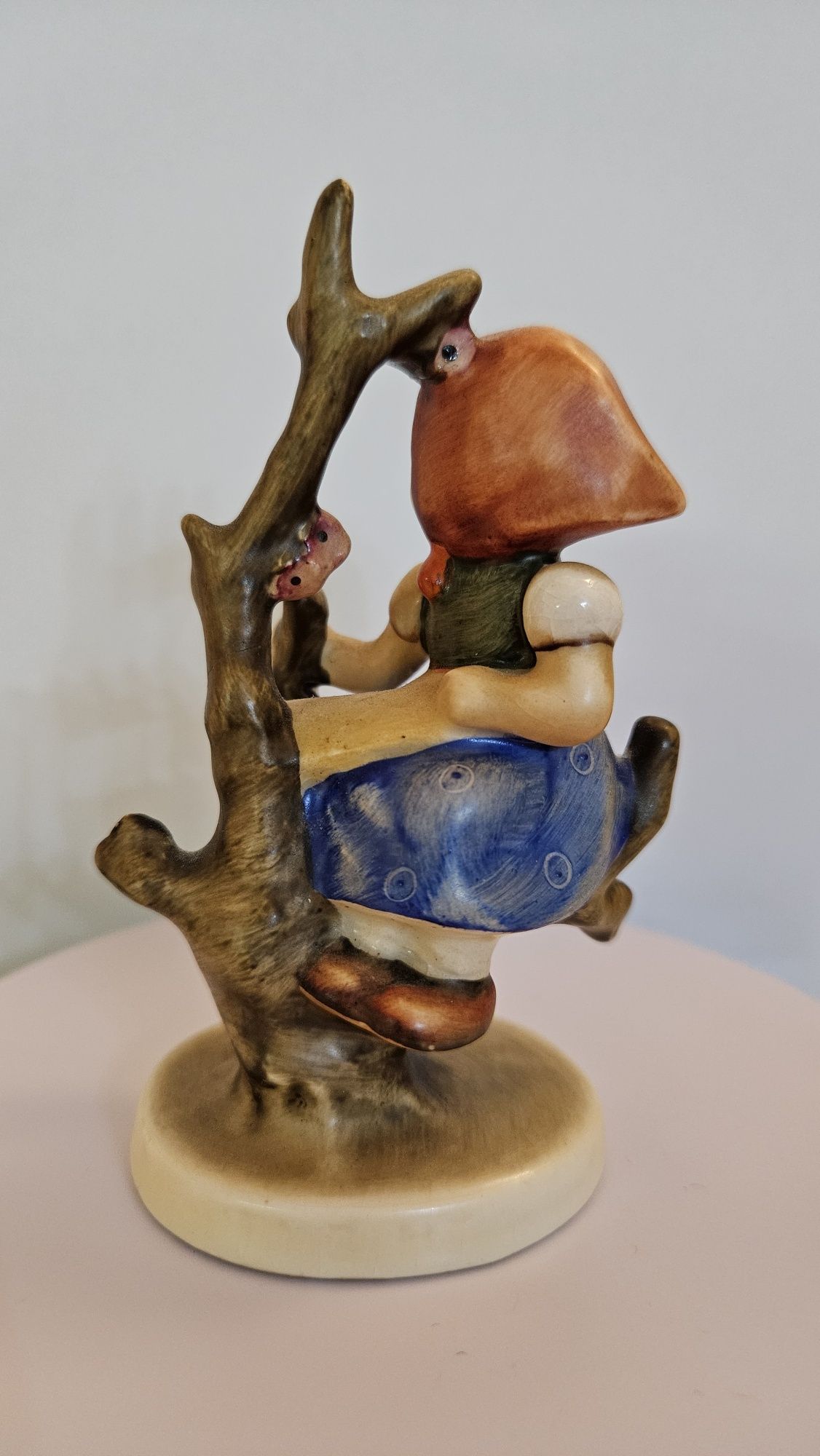 Goebel Hummel, порцеланова фигура, Apple Tree Girl, номер 141 3/0 TMK3