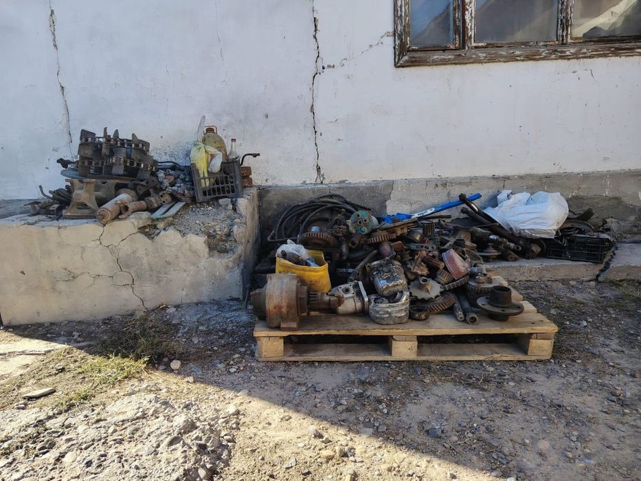 Продам запчасти.