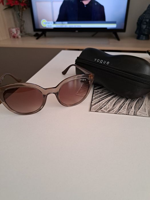 Дамски слънчеви оригинални очила Vouge