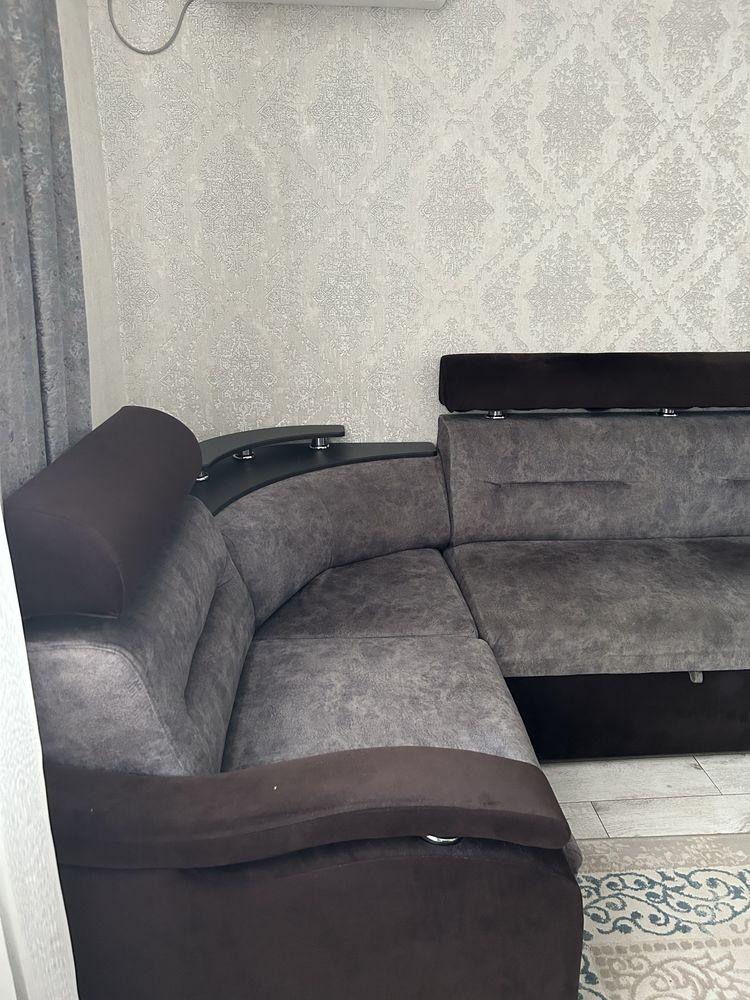 Угловой раскладной диван 253*170