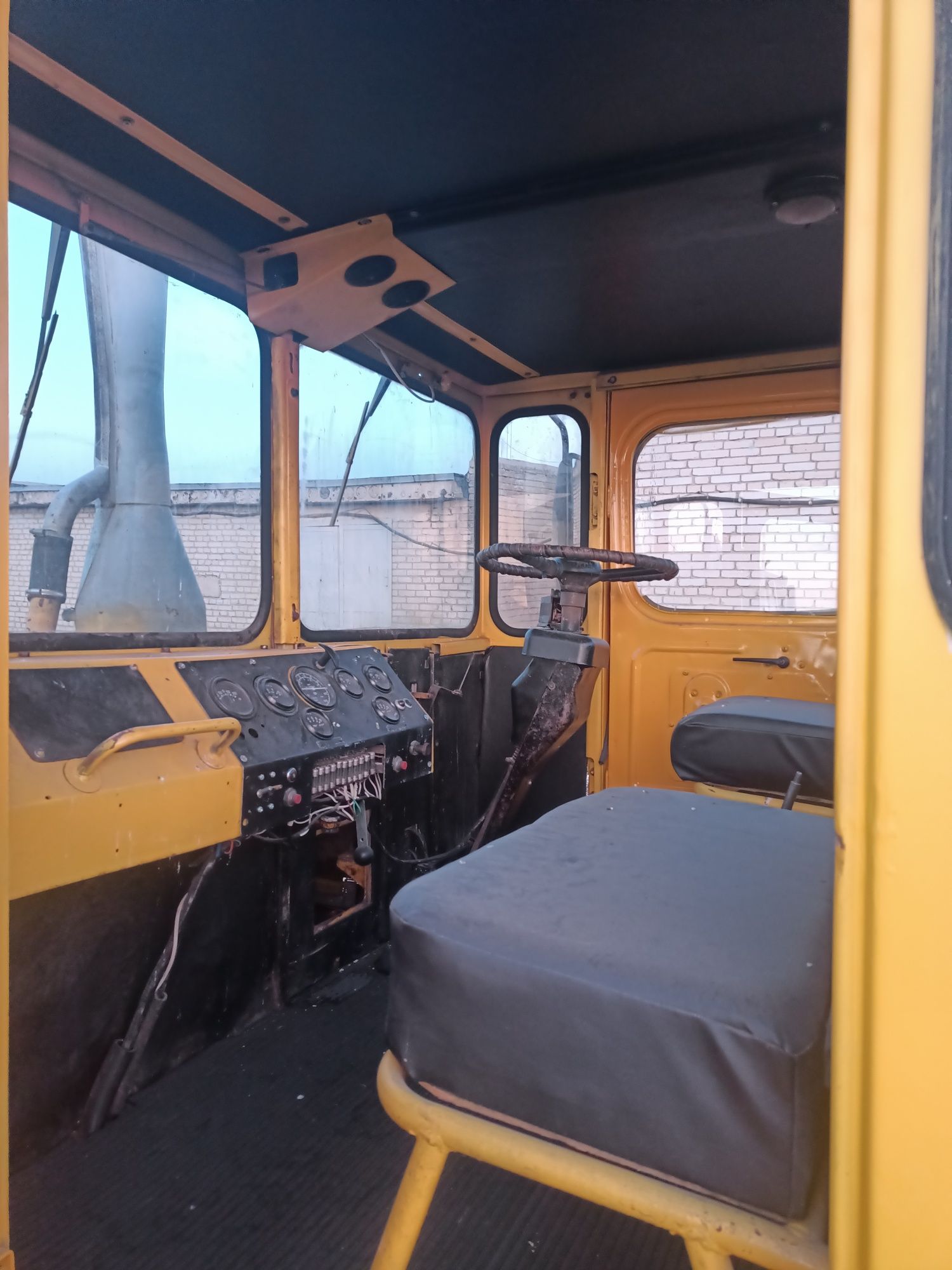 Продам кировцы К700