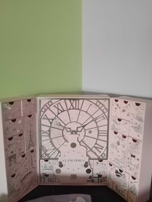 Кутия от адвент календар 2025