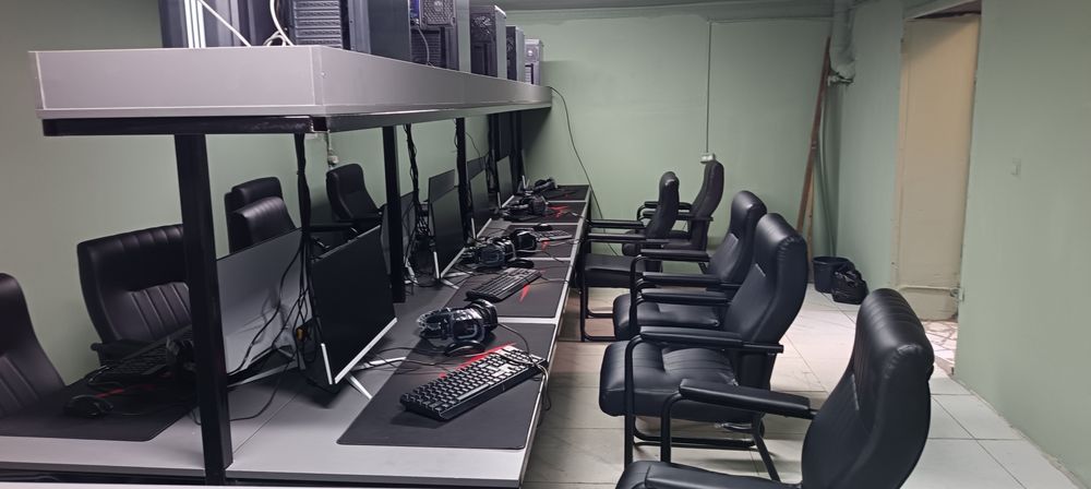 Kreslo 10 ta karvon bor