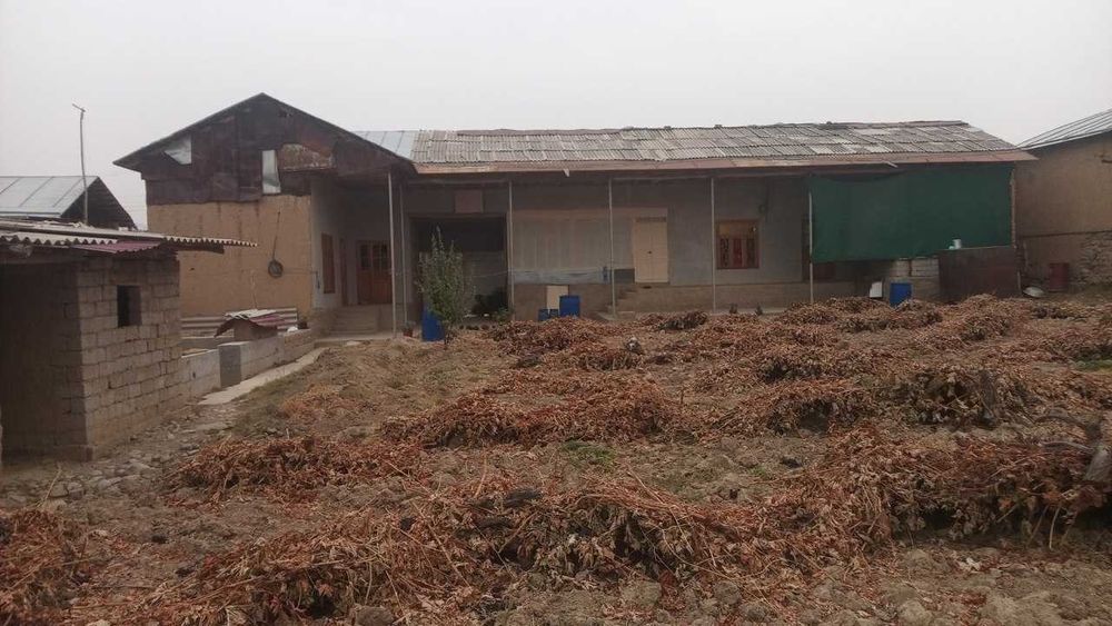 Продаю Участок 8 Соток с домом ремонт .Городе Паркент,махалля Кушшукур