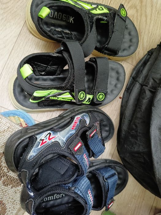 Продам сандали 26и 29размер