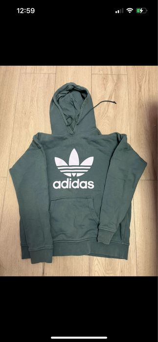 Hanorac Adidas aproape noi