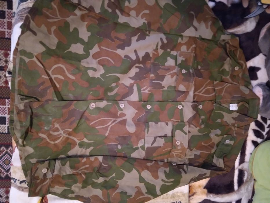 Vând 2 cămăși, 4 centuri, ,1 scurtă iarnă