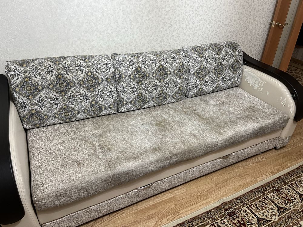 Продам диван б/у, раздвижной, механизм “тик-так”