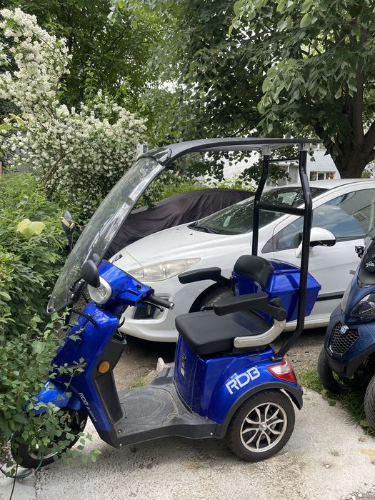 Scuter electric, triciclu , nou. Autonomie 60 km. Fara permis.