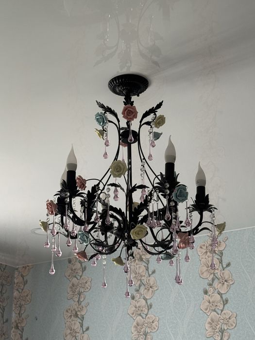 продам люстру красивый