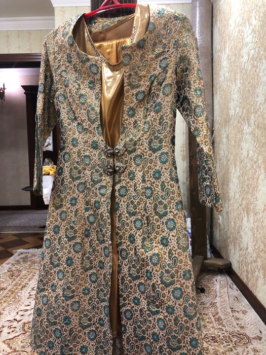 Платье келиснкое