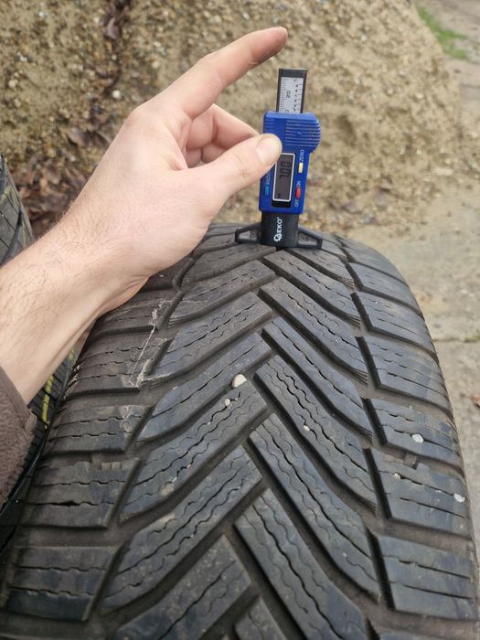 Rezerve : 225 45 17, 205 55 16, 215 45 18, 245 45 19, 245 35 20, 245